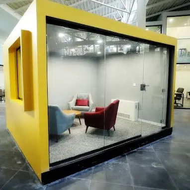 اتاق جلسه باشگاه نوآوری نیترو